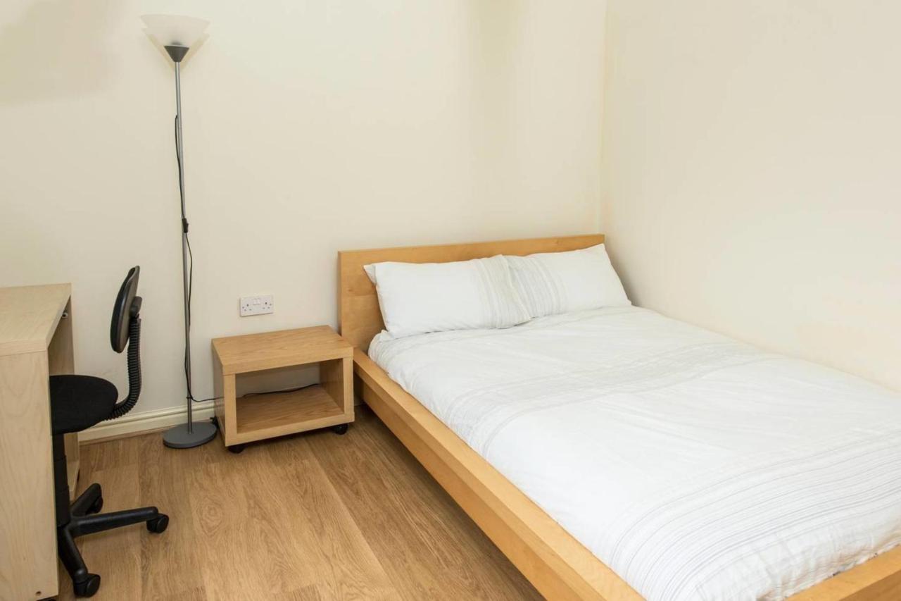 Guestready - Top Floor Apt 2Min Walk To O2 Apollo Manchester Eksteriør bilde